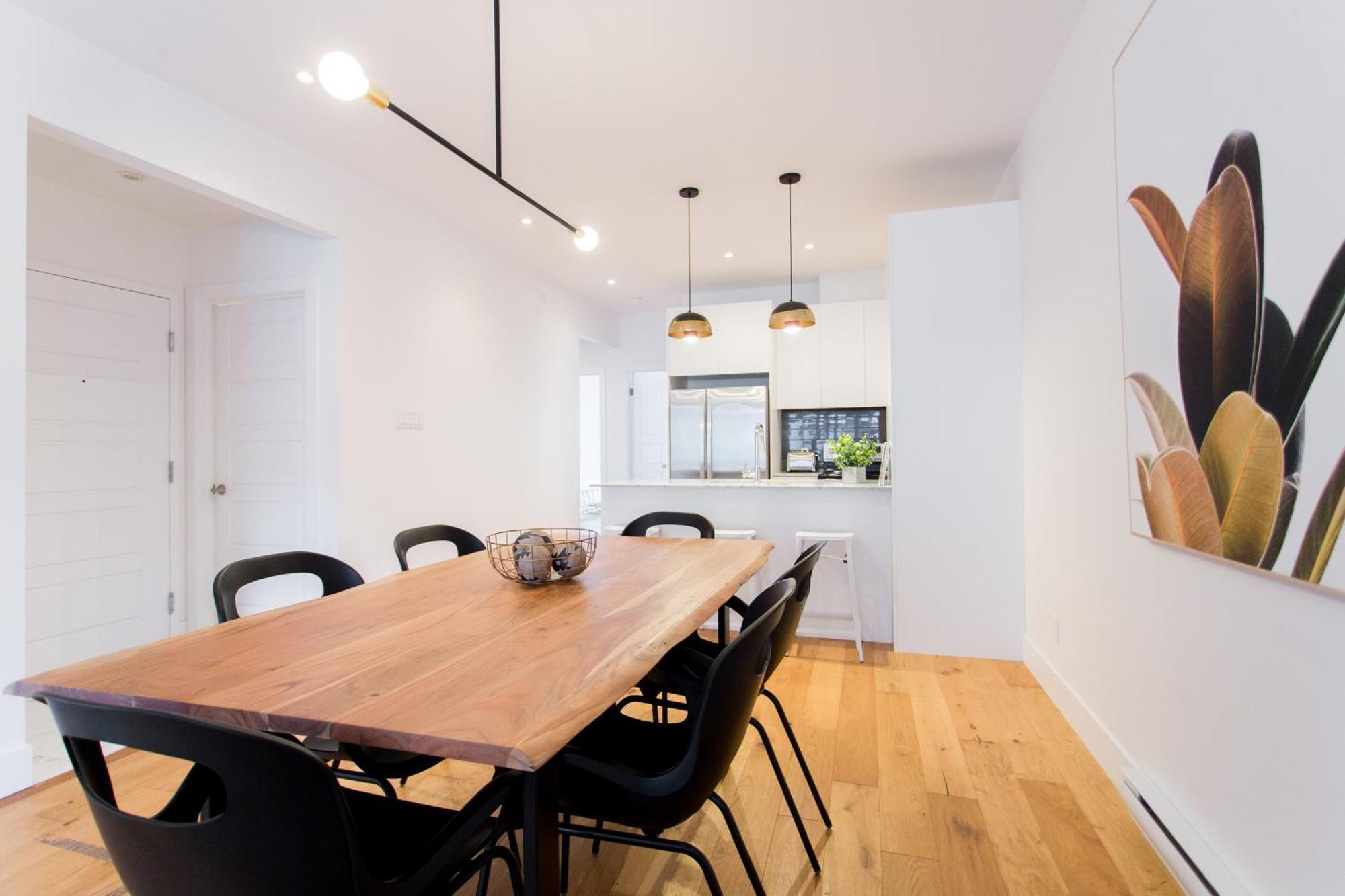 Hip, Stylish In Little Italy By Den A Appartement
