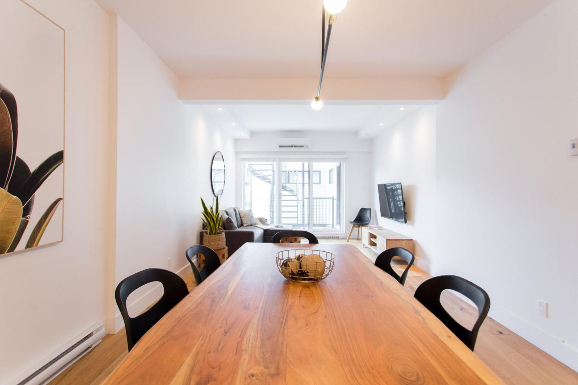 Appartement Hip, Stylish In Little Italy By Den A Montréal