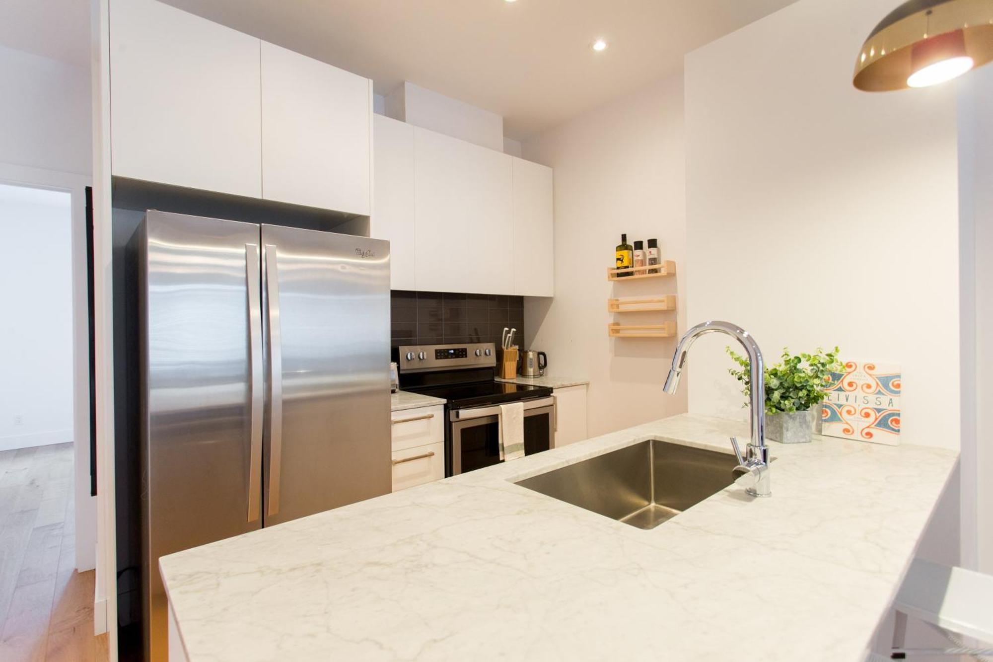 Hip, Stylish In Little Italy By Den A Appartement Montréal