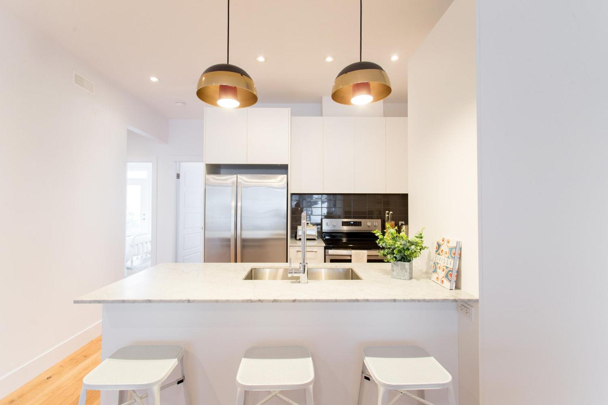 Hip, Stylish In Little Italy By Den A Appartement