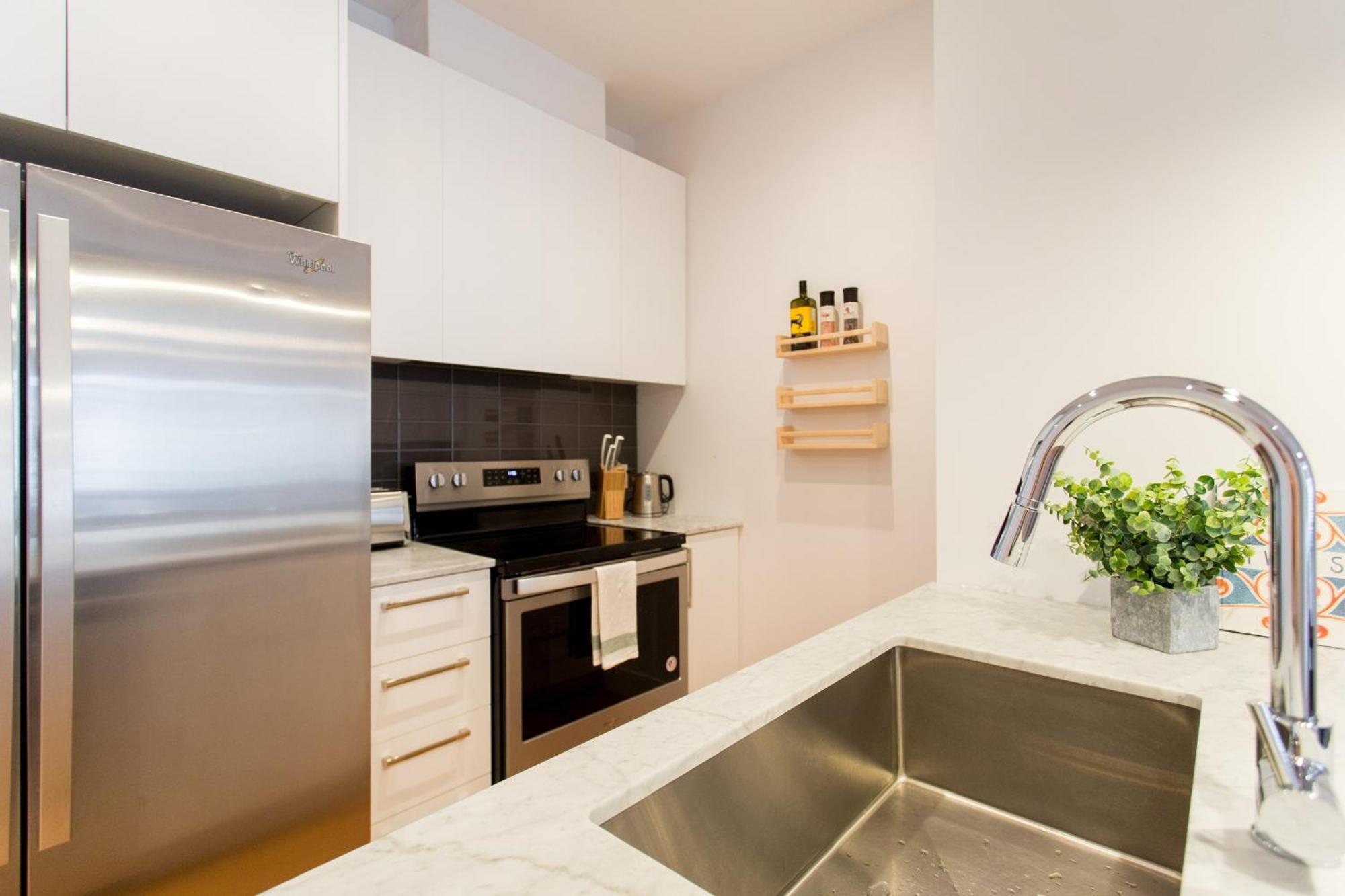 Appartement Hip, Stylish In Little Italy By Den A Montréal