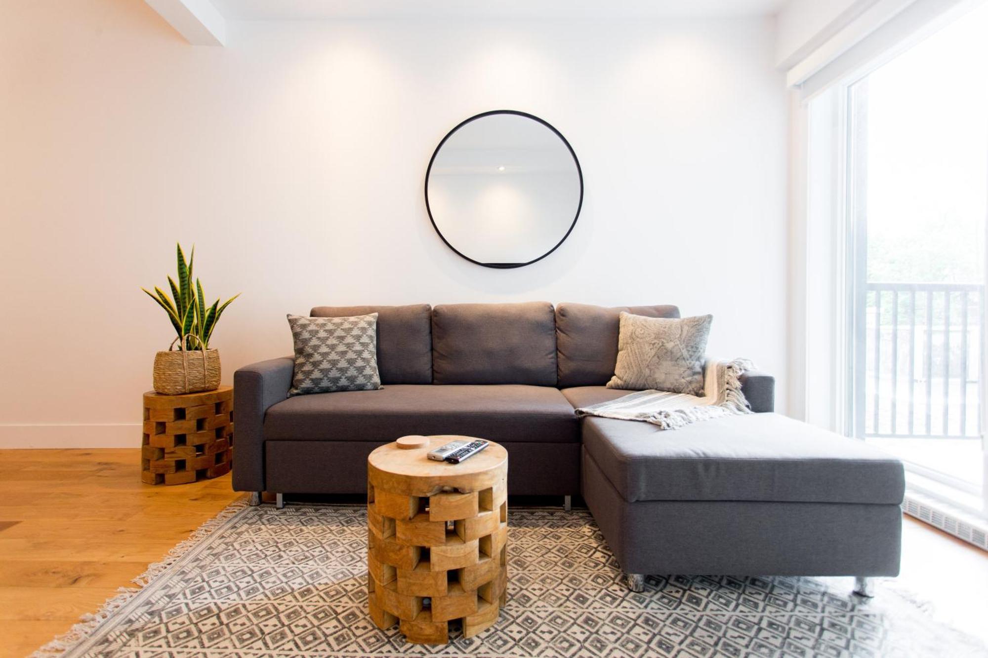 Hip, Stylish In Little Italy By Den A Apartment *